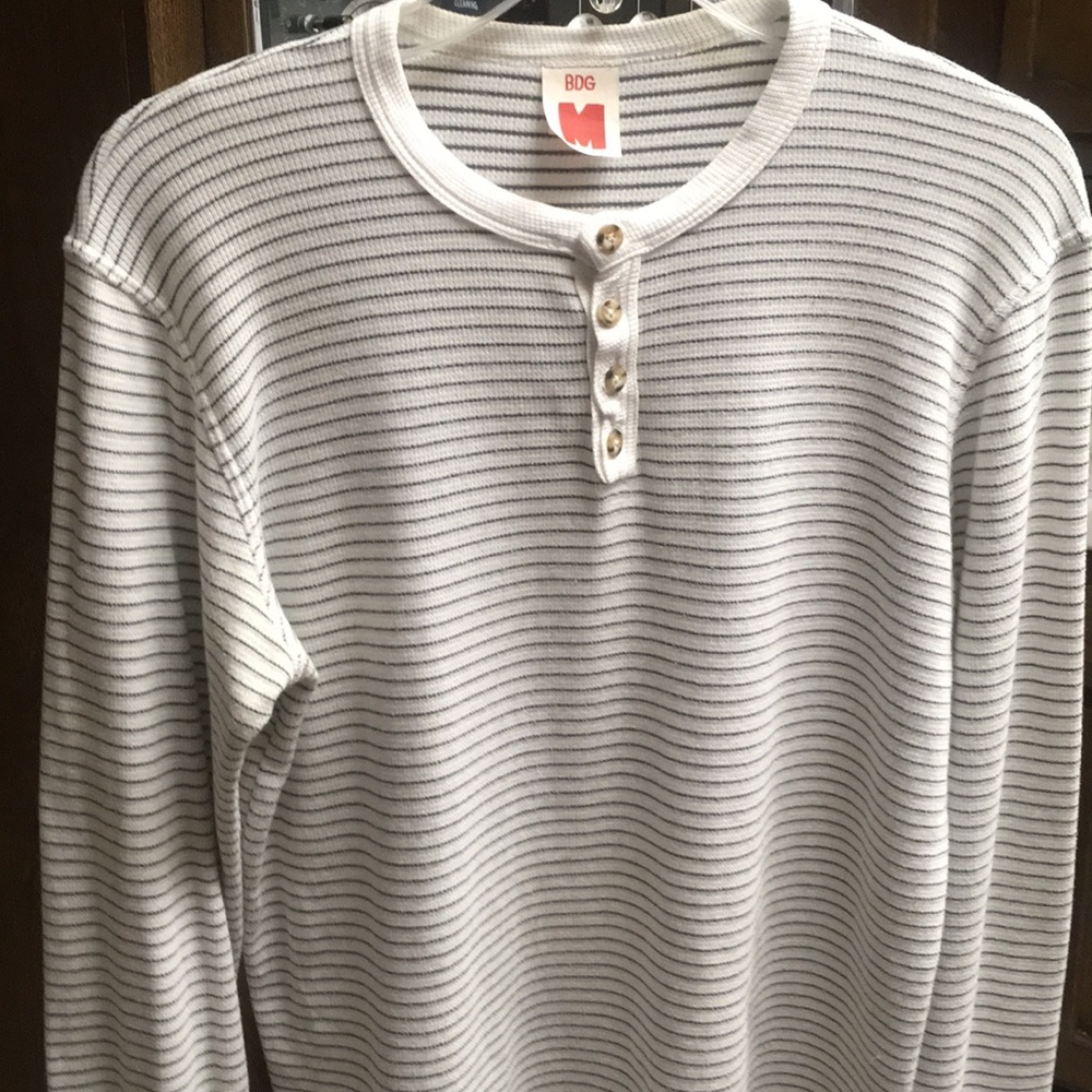 Men’s S BDG long sleeve shirt- white/gray fitted.